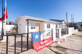 Por donación de Leonardo Farkas: Desafío Levantemos Chile inicia entrega de casas a afectados por megaincendio en Quilpué