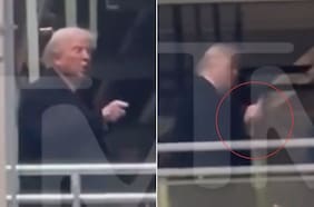 Casa Blanca reaccionó al gesto ofensivo de Trump con trabajador que lo acusó de “protector de pedófilos”