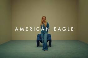 American Eagle, la marca de jeans que saltó 18% en bolsa tras campaña con Sydney Sweeney y que también está en Chile