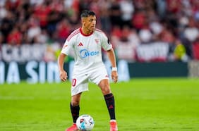 Sevilla de Sánchez y Suazo no puede ante Villarreal y pierde como local en un partido increíble