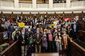 Columna de Pablo Ortúzar: Abdique, hágalo por Chile