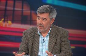 Tomás Duval, analista político: “El centro va a cumplir el papel de atenuar los cambios radicales que propone Boric”