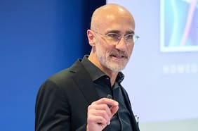 Soy académico de Harvard y una de las claves para ser feliz en la vida es tener “amigos inútiles”