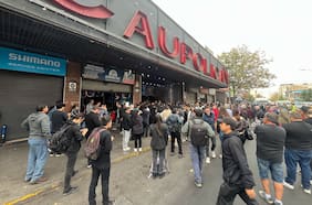 Al ritmo de la cumbia: el sentido homenaje de la gente a Tommy Rey en el Caupolicán