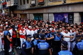Pamplona registra 58 detenciones y un caso de agresión sexual en la primera noche de San Fermín