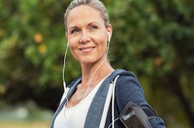 Cuántos pasos debes caminar al día para reducir el riesgo de Alzheimer, según un nuevo estudio