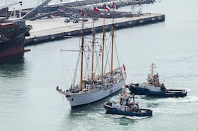 Orgullo nacional: noticiero cubre en vivo la llegada de la Esmeralda chilena a Sidney