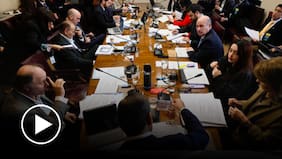 Senadores protagonizan tenso cruce con el ministro Quiroz en la comisión de Medio Ambiente
