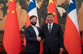 Boric se reúne con Xi Jinping en China: “Las guerras comerciales no son la manera de enfrentar nuestros problemas”