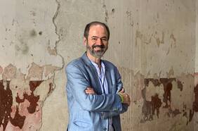 Juan Villoro: “Las máquinas van a sustituir a muchos seres humanos, pero no a los lectores”