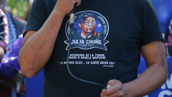 Fiscalía pone en duda la existencia de perro Cholito en desaparición de Julia Chuñil y acusa que los hijos inventaron un relato