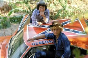 Los protagonistas de Los Dukes de Hazzard defendieron al auto de la serie ante la polémica por la bandera confederada