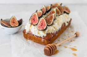 Queque de miel con mascarpone e higos