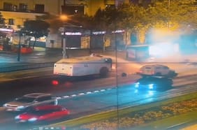 Día del Joven Combatiente: manifestantes encienden barricadas en inmediaciones de la Universidad de Chile