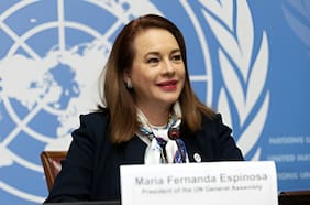 Competencia para Bachelet: Antigua y Barbuda nomina a diplomática ecuatoriana María Fernanda Espinosa en la carrera para liderar la ONU