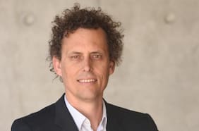 Expresidente de Generadoras de Chile por descongelamiento de tarifas eléctricas: “El repago real va a ocurrir ya en la década del 30”