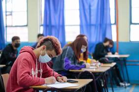 ¿Fin a las clases por Zoom? El 70% de la enseñanza media puede volver a clases presenciales totales