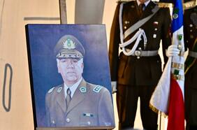 Carabineros realiza homenaje al general Bernales a 17 años de tragedia en Panamá