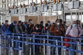 Fronteras se reabrirán el 23 de noviembre: Aeropuerto Arturo Merino Benítez será el único habilitado para el ingreso de visitantes al país