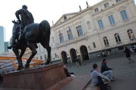 Quién es la arquitecta de Santiago que organizó chat con tasadores en compra de Sierra Bella y la desconocida de su jefe: “No hubo ninguna instrucción otorgada por mí”