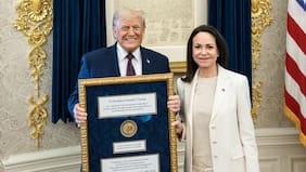 ¿Es Donald Trump ahora un Premio Nobel de la Paz? Qué implica que María Corina Machado le haya regalado su medalla