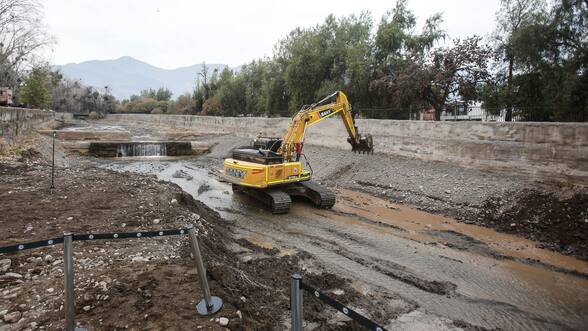 Mayor sistema frontal en años: gobierno suspende clases y despliega planes de emergencia ante 2.363 puntos críticos