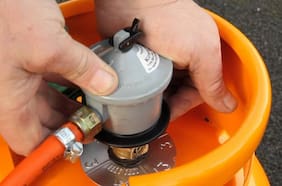 “No podemos quedarnos observando”: seis alcaldes se coordinan para la compra masiva de 500 mil balones de gas