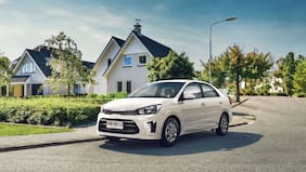 El Kia Soluto se prepara para sumar en Chile una versión automática