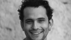 La intensa agenda de Pedro Fontaine, uno de los actores chilenos más versátiles del momento