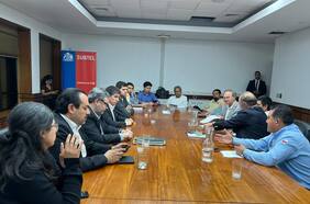 Camioneros descolgados firman acuerdo con el gobierno y CPC y deponen paro tras ocho días