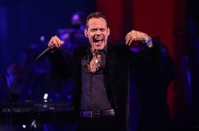 Marc Anthony abre Viña 2025 con encendido show ante masiva presencia venezolana en la Quinta Vergara