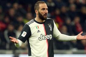 Pirlo le avisa a Higuaín que no lo quiere en la Juventus
