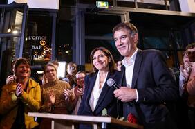 Socialistas franceses escogen por amplia mayoría a alcaldesa de París como candidata presidencial