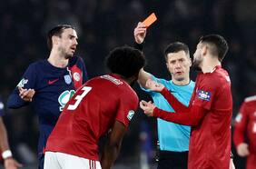 ¿Para qué se usa? ¿Qué sanción acarrea?: la inédita tarjeta azul promete revolucionar al fútbol mundial