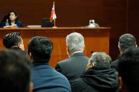 Fiscalía sostiene que Hermosilla y Villalobos recibieron “abultadas sumas de dinero” de actividades ilícitas