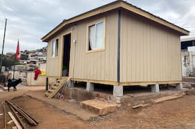 Minvu actualiza cifras de reconstrucción en Valparaíso en medio de cruce del gobierno con futuro ministro de Vivienda de Kast