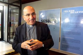 “No significa que vaya a convertirse en matrimonio”: Chomali explica bendiciones a parejas del mismo sexo como un “reconocimiento”