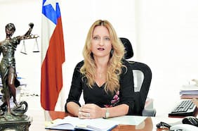 La hora de Romy Rutherford: ministra que indagó el fraude en el Ejército postula a cupo en la Corte Suprema