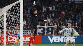Con 20 mil personas en el Estadio Nacional: Vozinha tiene un amigable y triunfal debut en Colo Colo por la Copa Chile