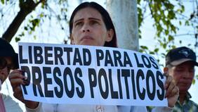 Excarcelan a 17 presos políticos en Caracas tras protestas de familiares