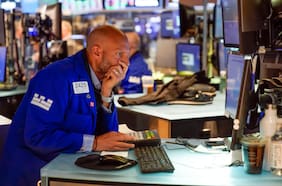 S&P cierra a la baja: minutas de la Fed no logran frenar racha de caídas