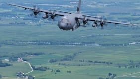 Qué se sabe de los aviones militares que EEUU alberga en El Salvador en medio de las crecientes tensiones en la región