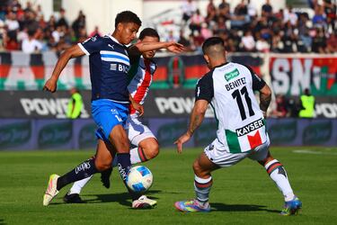 Palestino enfrenta a Universidad Católica en La Cisterna.