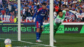 Uno a uno de la U: los fallos Reinhart y una lenta reacción de Castellón marcan el descalabro azul en el Superclásico