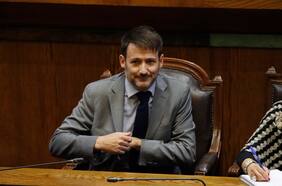 Diego Pardow apunta al BC por no estimar antes efecto de alzas de la luz en la inflación y crece crítica de parlamentarios