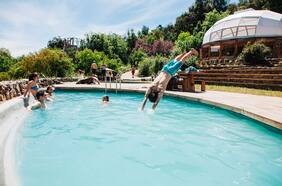 13 escapadas cerca de Santiago perfectas para pasear y recargar energías esta primavera