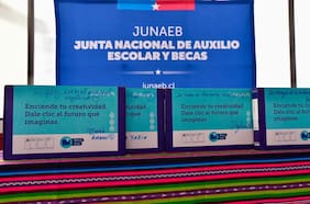 Junaeb comienza entrega de computadores por la Beca TIC 2026: ¿Cuáles estudiantes reciben el beneficio?