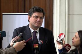 Asociación Chilena de Muncipalidades respalda a municipio de Temuco tras multa por instalar pórtico de seguridad en instituto