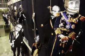 La polémica (y censurada) exposición en que Nicanor Parra colgó a los Presidentes de Chile