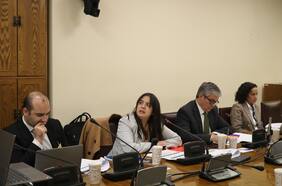 Dipres ve menos deuda pública, pero expertos alertan por estrechez fiscal y cumplimiento de metas